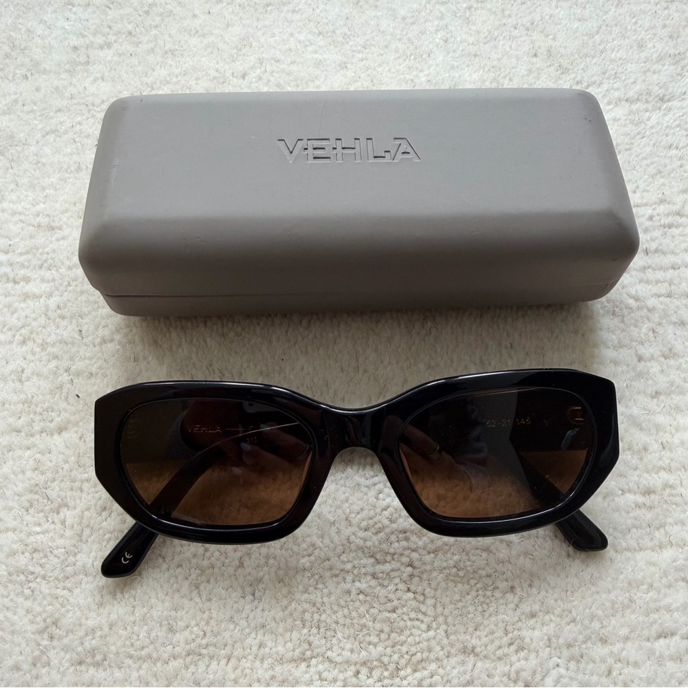 VEHLA Felix Sunglasses in black/choc
